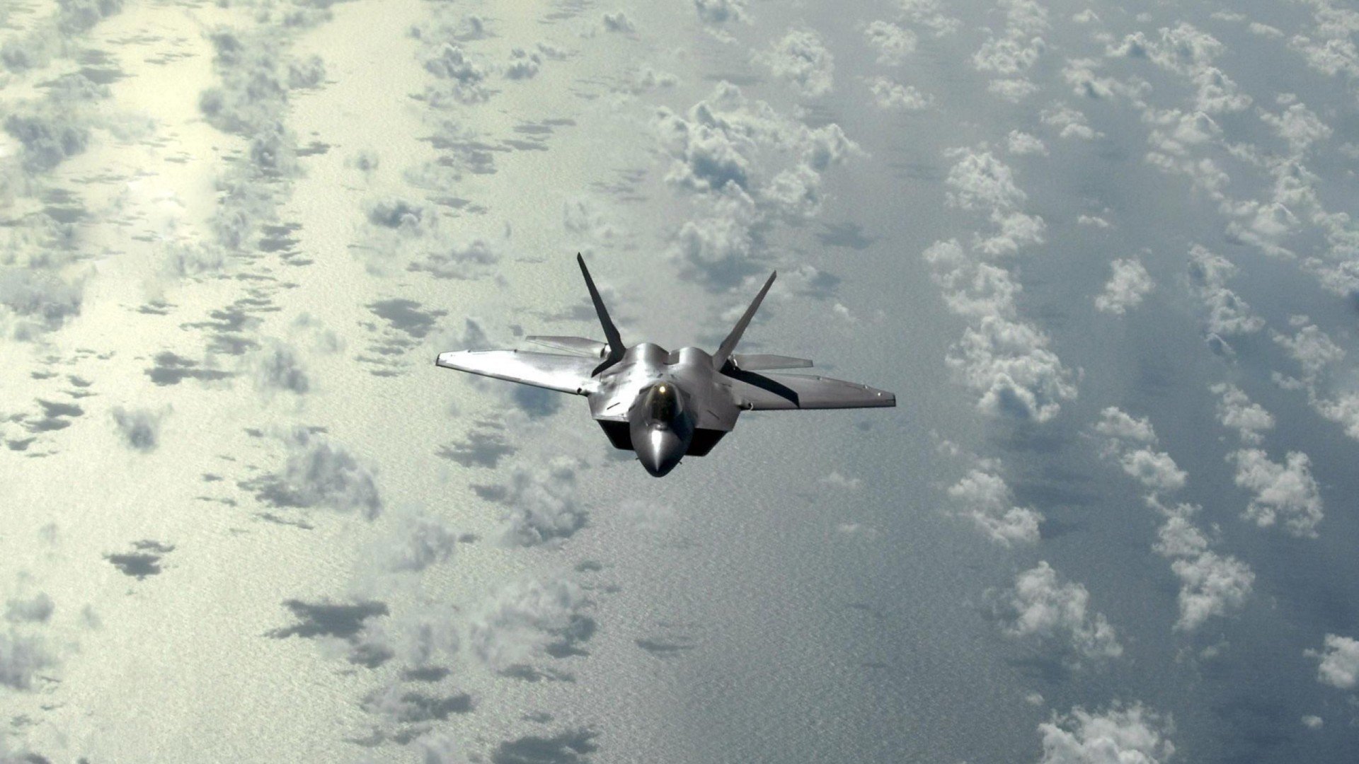 英超激烈厮杀，豪门竞争日趋激烈