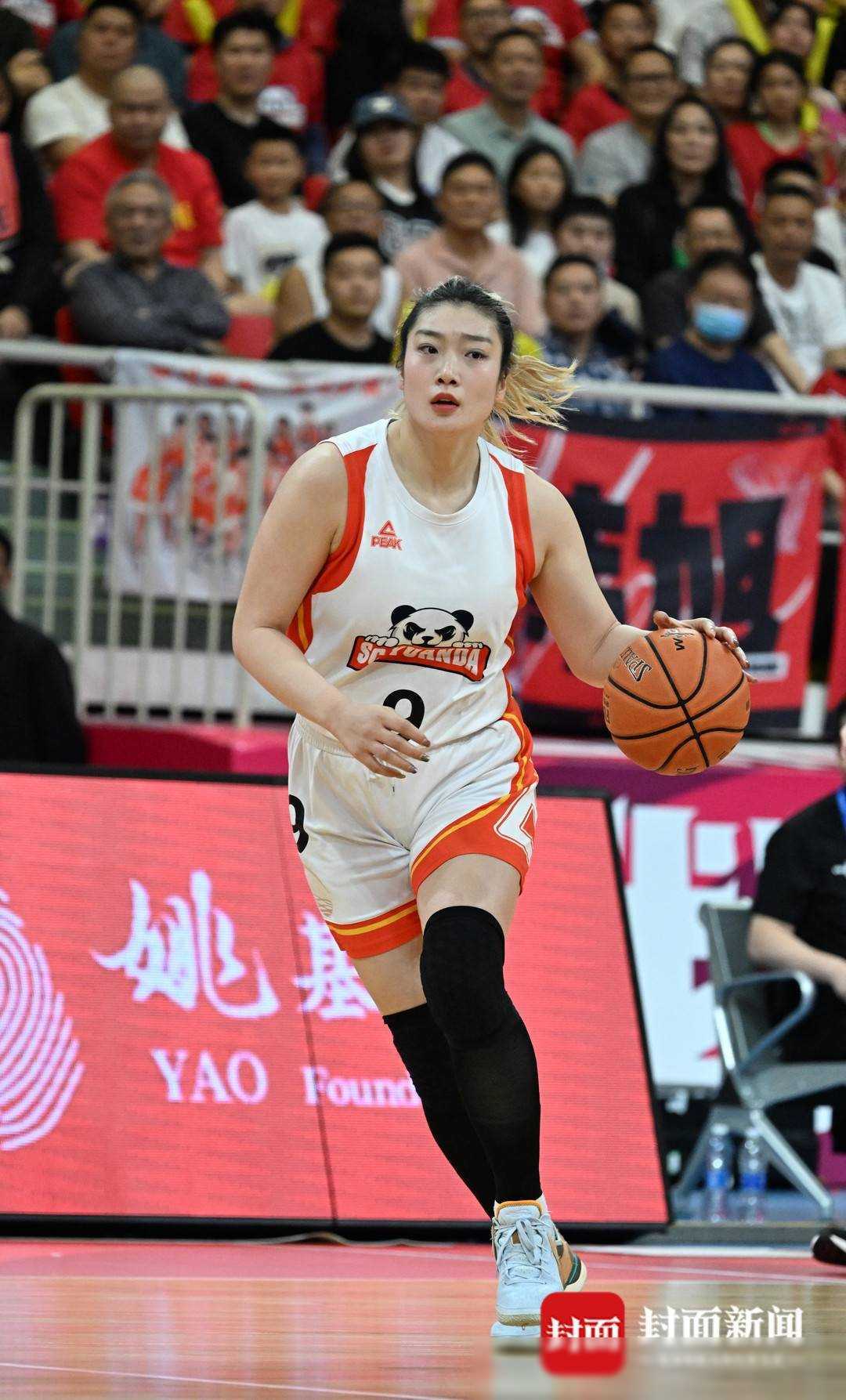 B体育官网：中国女篮：精神传承，永不放弃，为国争光的简单介绍