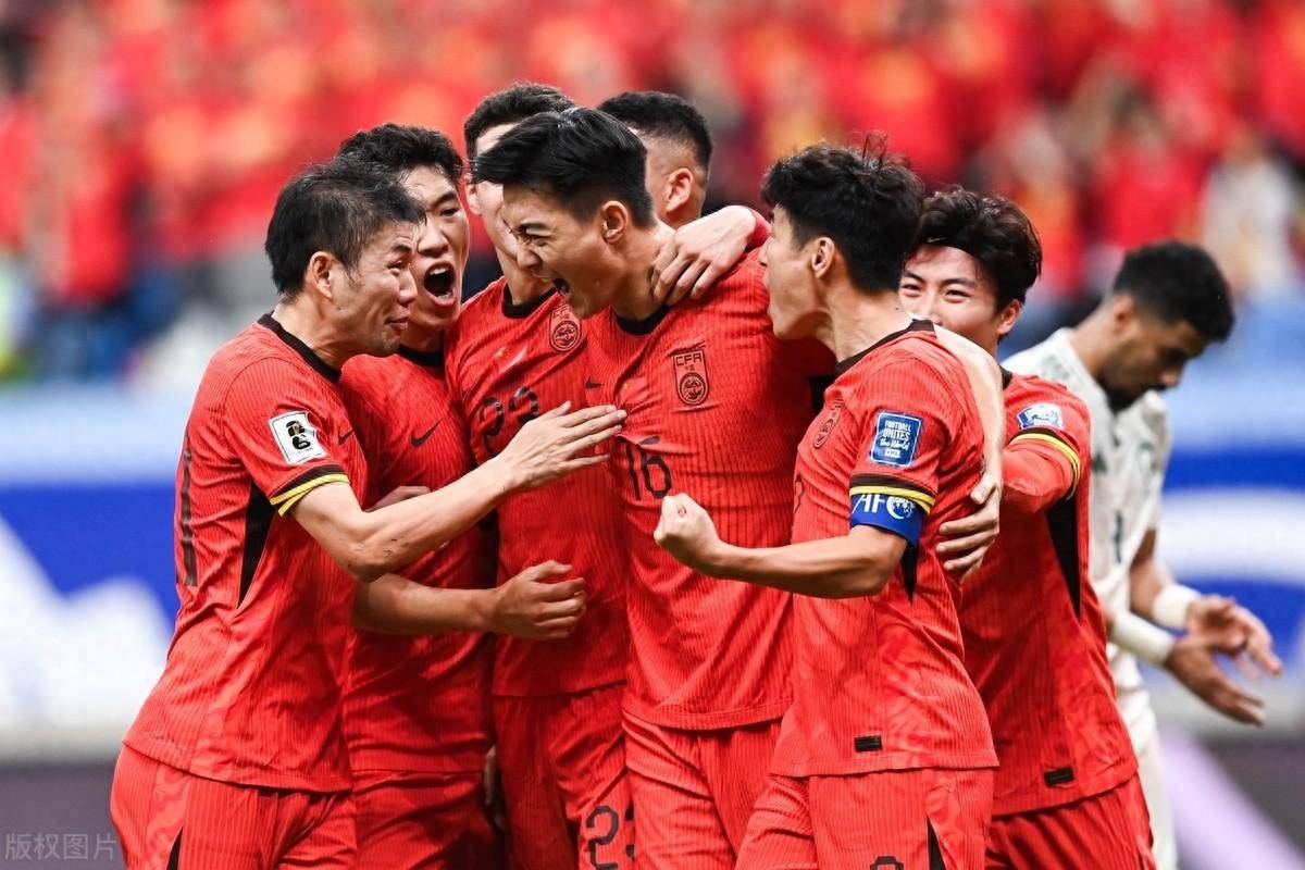 B体育APP：国足新帅李铁首次新闻发布会，豪言冲击世界杯的简单介绍
